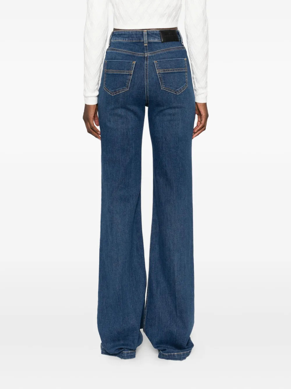 Jeans mit Knopfdetail
