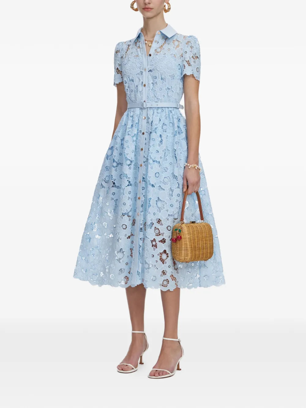Kleid aus Blumenspitze mit Gürtel