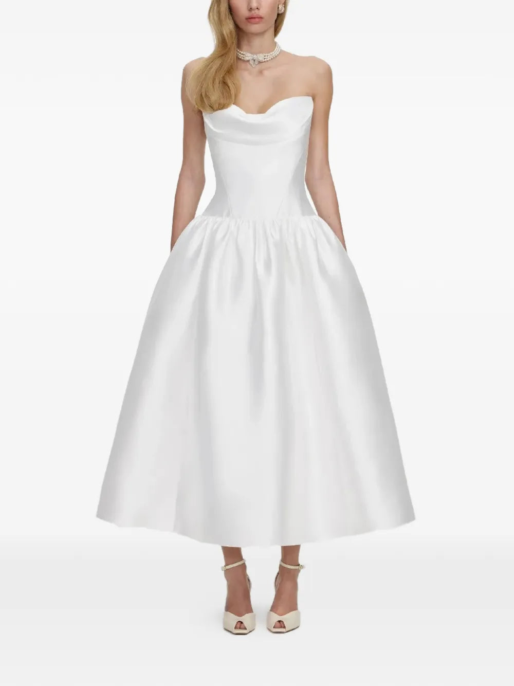 Midikleid mit Herzausschnitt