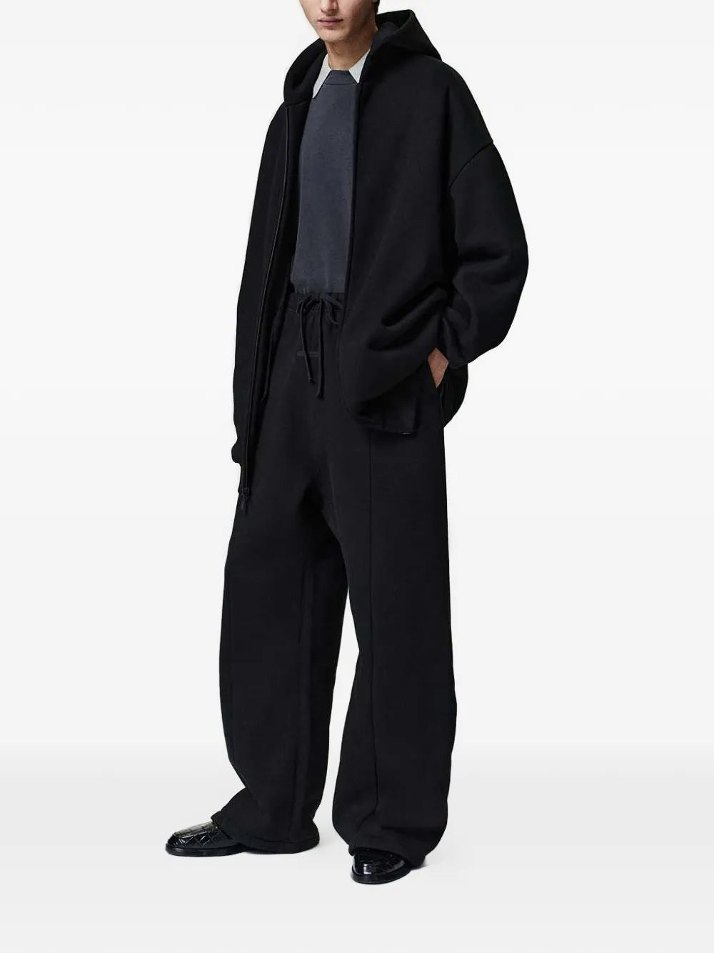 Pleated trousers with drawstring