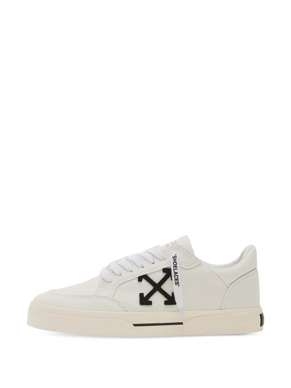 Sneakers mit Arrows-Motiv