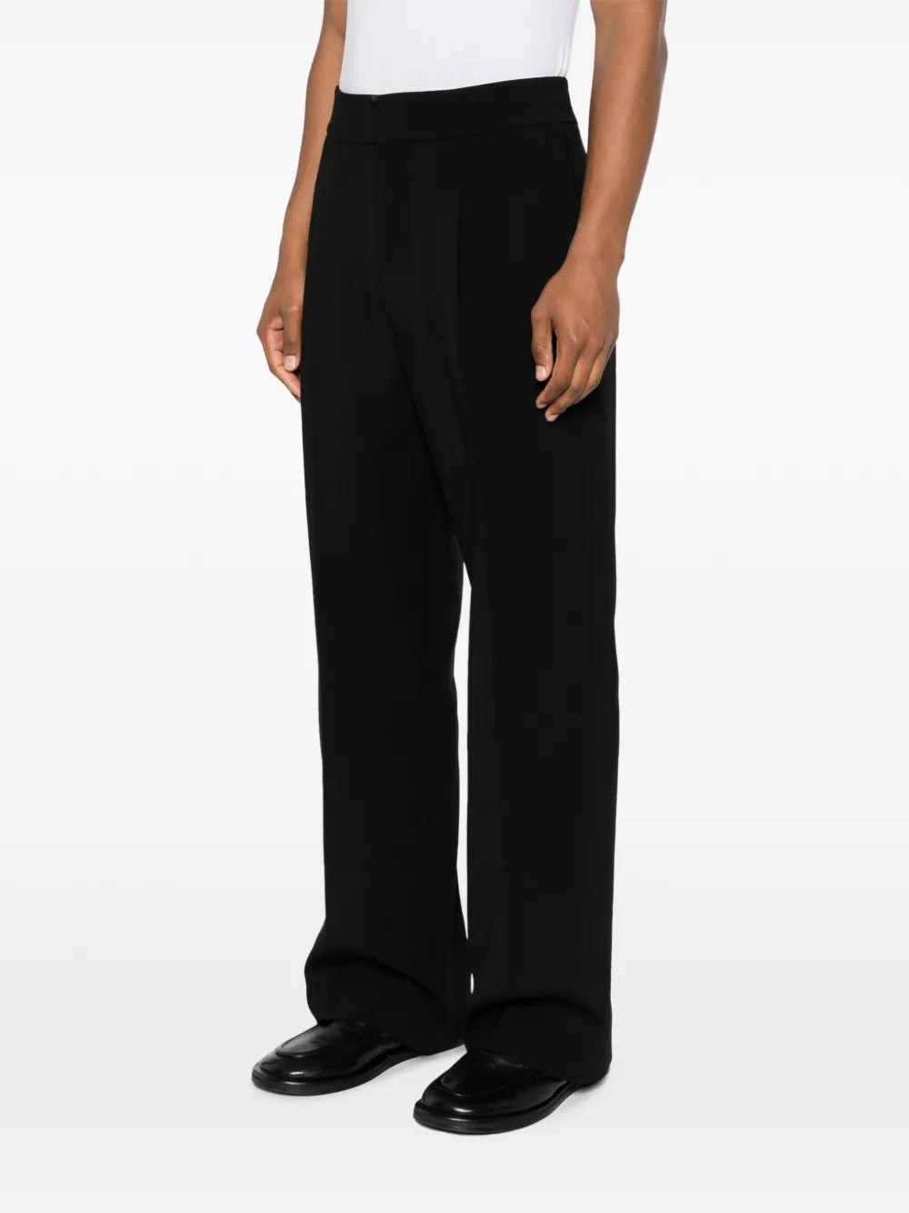 Pleated wide-leg pants