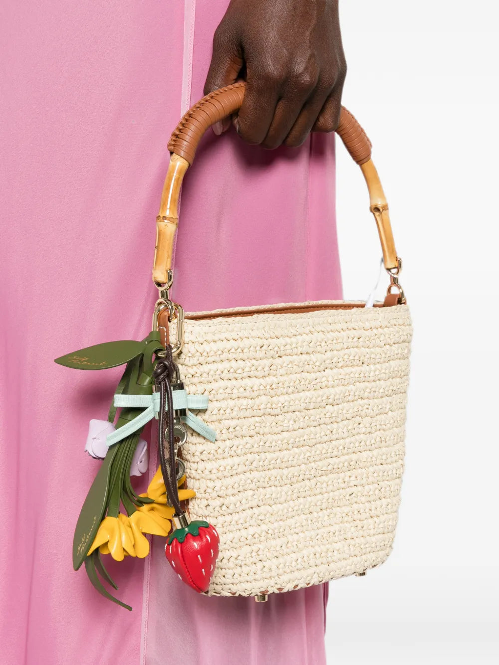 Tragetasche aus Raffia mit Bambusgriff