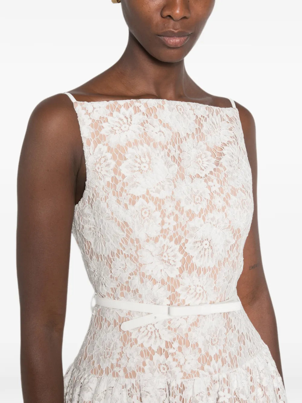 gefüttertes Spitzen-Midikleid