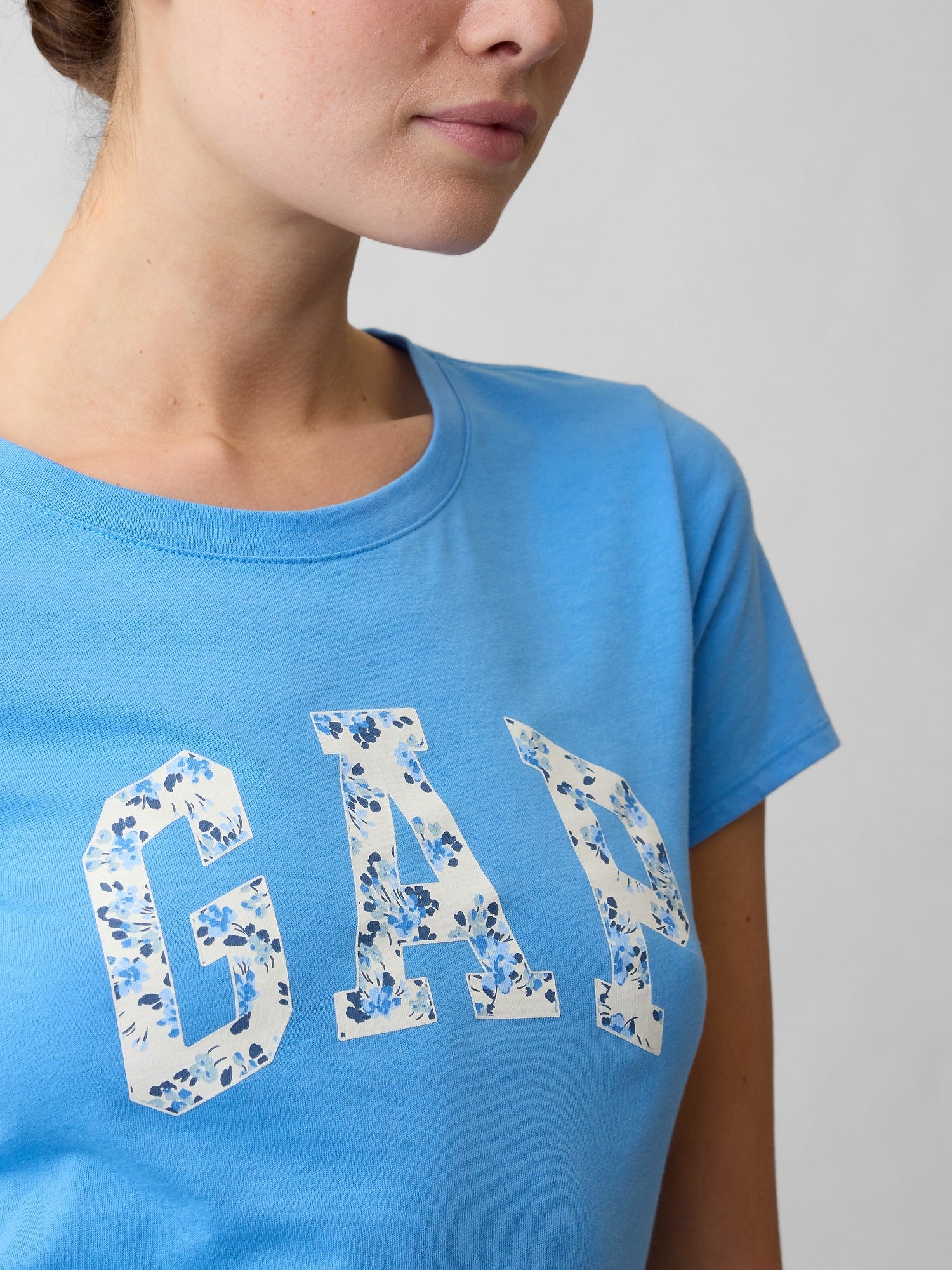 T-shirt with GAP logo