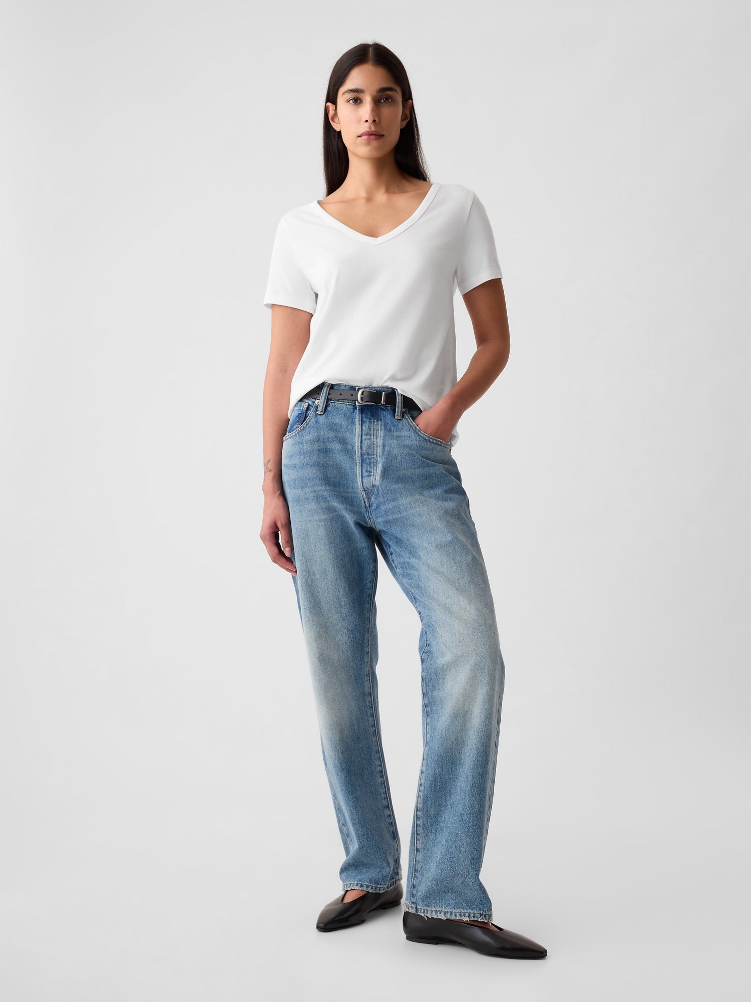 V-neck T-shirt