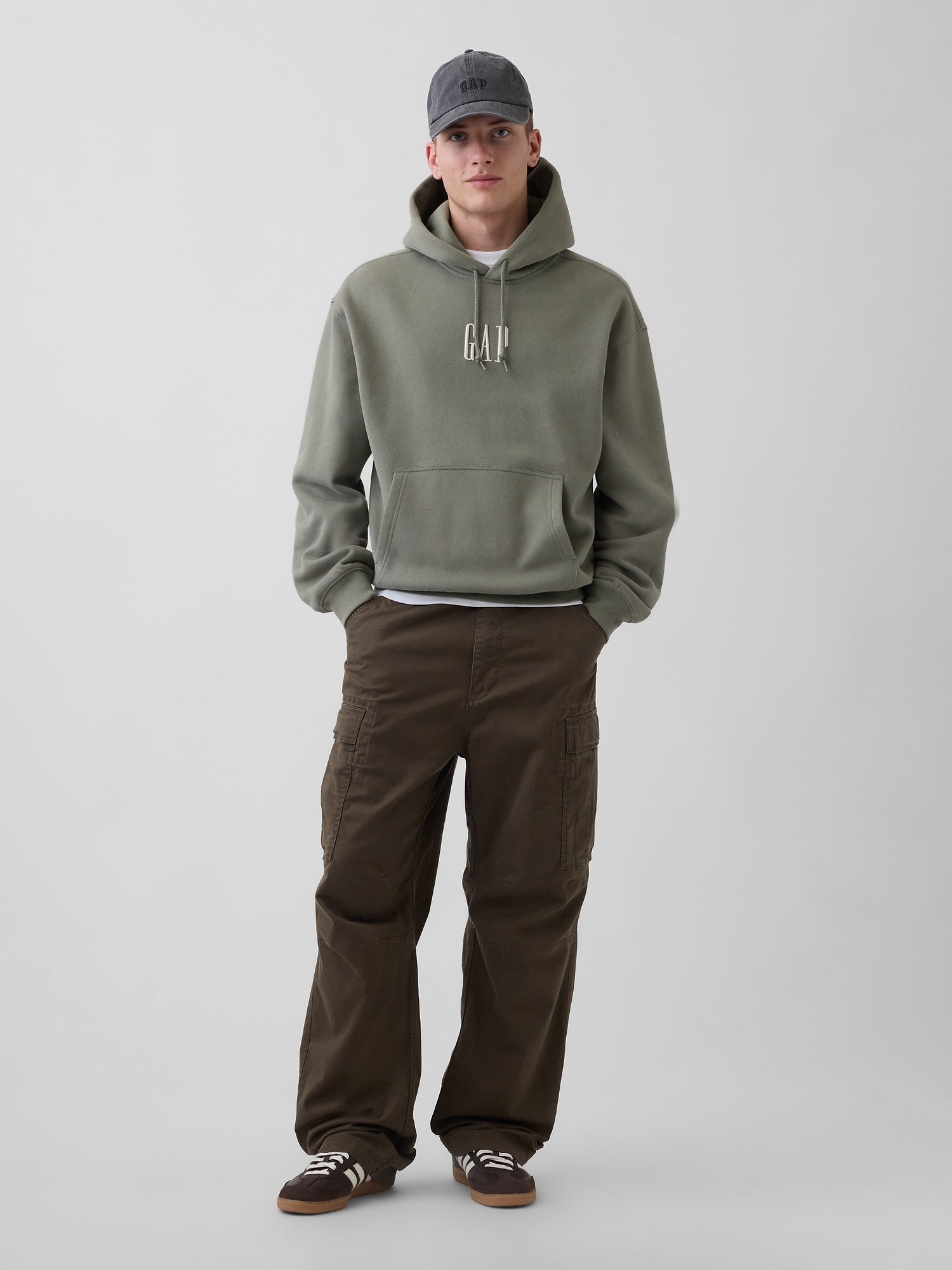 Kapuzenpullover mit Logo