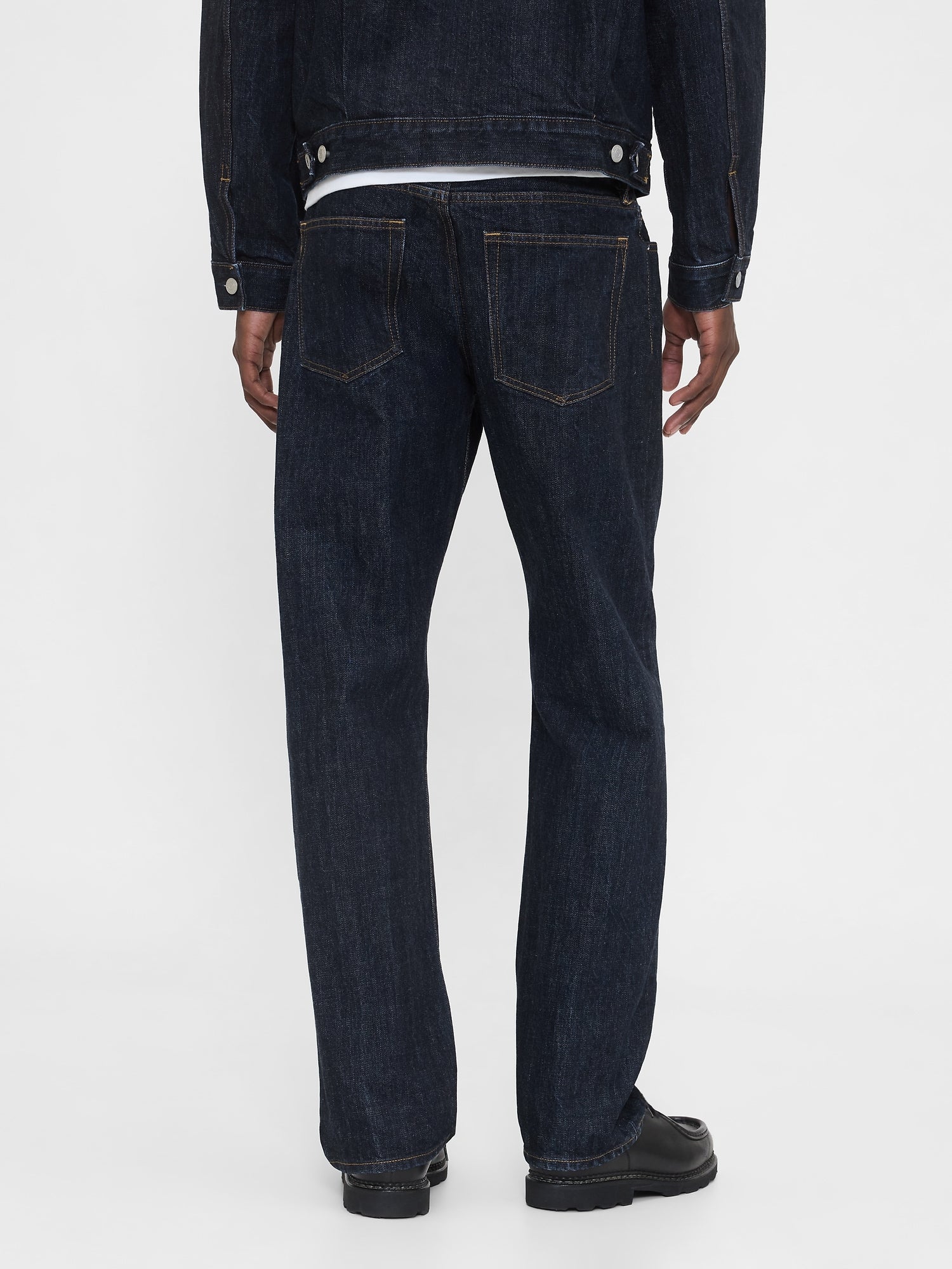 Relaxed Straight Jeans