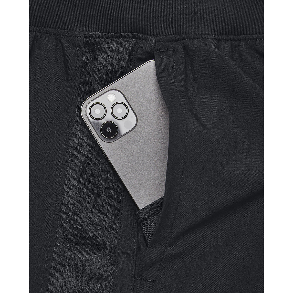 UA 2-in-1-Shorts für Herren 18 cm